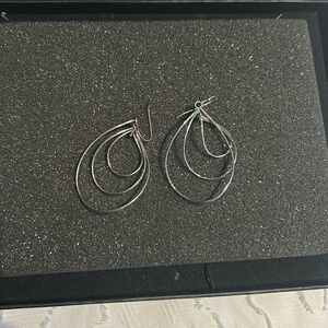 Women’s earrings